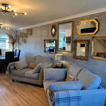 The Maisonette - Windermere, With Parking *