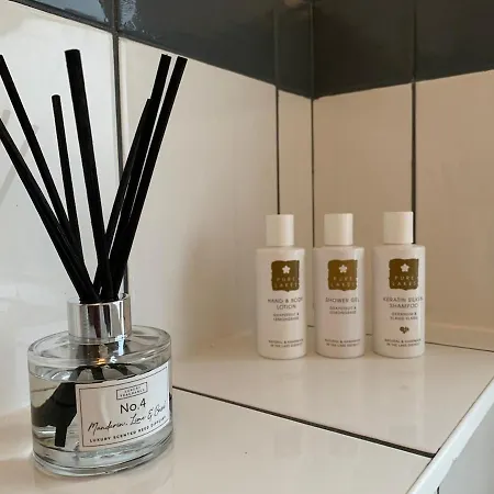 The Maisonette - Windermere, With Parking Appartamento