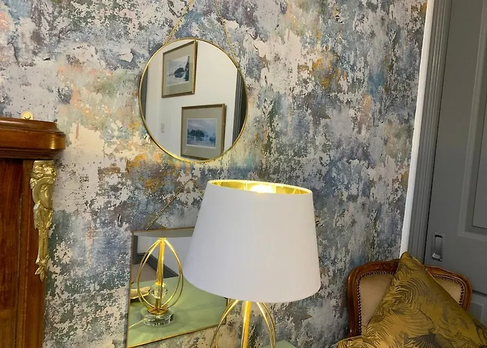 The Maisonette - Windermere, With Parking *